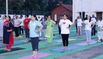 à¤­à¤¾à¤°à¤¤à¥€à¤¯ à¤µà¤¾à¤¨à¤¿à¤•à¥€ à¤…à¤¨à¥à¤¸à¤‚à¤§à¤¾à¤¨ à¤à¤µà¤‚ à¤¶à¤¿à¤•à¥à¤·à¤¾ à¤ªà¤°à¤¿à¤·à¤¦ / à¤µà¤¨ à¤…à¤¨à¥à¤¸à¤¨à¥à¤§à¤¾à¤¨ à¤¸à¤‚à¤¸à¥à¤¥à¤¾à¤¨, à¤¦à¥‡à¤¹à¤°à¤¾à¤¦à¥‚à¤¨ à¤®à¥‡à¤‚ à¤¦à¤¿à¤¨à¤¾à¤‚à¤• 21 à¤œà¥‚à¤¨, 2019 à¤•à¥‹ à¤…à¤‚à¤¤à¤°à¥à¤°à¤¾à¤·à¥à¤Ÿà¥à¤°à¥€à¤¯ à¤¯à¥‹à¤—  à¤¦à¤¿à¤µà¤¸ 