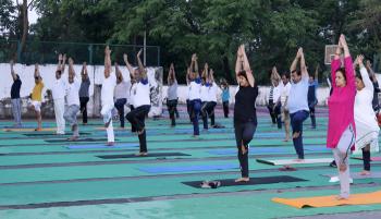 à¤­à¤¾à¤°à¤¤à¥€à¤¯ à¤µà¤¾à¤¨à¤¿à¤•à¥€ à¤…à¤¨à¥à¤¸à¤‚à¤§à¤¾à¤¨ à¤à¤µà¤‚ à¤¶à¤¿à¤•à¥à¤·à¤¾ à¤ªà¤°à¤¿à¤·à¤¦ / à¤µà¤¨ à¤…à¤¨à¥à¤¸à¤¨à¥à¤§à¤¾à¤¨ à¤¸à¤‚à¤¸à¥à¤¥à¤¾à¤¨, à¤¦à¥‡à¤¹à¤°à¤¾à¤¦à¥‚à¤¨ à¤®à¥‡à¤‚ à¤¦à¤¿à¤¨à¤¾à¤‚à¤• 21 à¤œà¥‚à¤¨, 2019 à¤•à¥‹ à¤…à¤‚à¤¤à¤°à¥à¤°à¤¾à¤·à¥à¤Ÿà¥à¤°à¥€à¤¯ à¤¯à¥‹à¤—  à¤¦à¤¿à¤µà¤¸ 