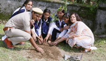 à¤­à¤¾à¤°à¤¤à¥€à¤¯ à¤µà¤¾à¤¨à¤¿à¤•à¥€ à¤…à¤¨à¥à¤¸à¤‚à¤§à¤¾à¤¨ à¤à¤µà¤‚ à¤¶à¤¿à¤•à¥à¤·à¤¾ à¤ªà¤°à¤¿à¤·à¤¦ / à¤µà¤¨ à¤…à¤¨à¥à¤¸à¤¨à¥à¤§à¤¾à¤¨ à¤¸à¤‚à¤¸à¥à¤¥à¤¾à¤¨, à¤¦à¥‡à¤¹à¤°à¤¾à¤¦à¥‚à¤¨ à¤¦à¥à¤µà¤¾à¤°à¤¾ à¤†à¤¯à¥‹à¤œà¤¿à¤¤ à¤¦à¤¿à¤¨à¤¾à¤‚à¤•  22 à¤œà¥à¤²à¤¾à¤ˆ, 2019 à¤•à¥‹  à¤œà¤µà¤¾à¤¹à¤° à¤¨à¤µà¥‹à¤¦à¤¯ à¤µà¤¿à¤¦à¥à¤¯à¤¾à¤²à¤¯, à¤¸à¤¹à¤¸à¤ªà¥à¤°, à¤¦à¥‡à¤¹à¤°à¤¾à¤¦à¥‚à¤¨ à¤®à¥‡à¤‚ à¤µà¤¨ à¤®à¤¹à¥‹à¤¤à¥à¤¸à¤µ  à¥¤