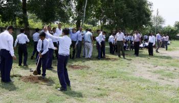 à¤­à¤¾à¤°à¤¤à¥€à¤¯ à¤µà¤¾à¤¨à¤¿à¤•à¥€ à¤…à¤¨à¥à¤¸à¤‚à¤§à¤¾à¤¨ à¤à¤µà¤‚ à¤¶à¤¿à¤•à¥à¤·à¤¾ à¤ªà¤°à¤¿à¤·à¤¦ / à¤µà¤¨ à¤…à¤¨à¥à¤¸à¤¨à¥à¤§à¤¾à¤¨ à¤¸à¤‚à¤¸à¥à¤¥à¤¾à¤¨, à¤¦à¥‡à¤¹à¤°à¤¾à¤¦à¥‚à¤¨ à¤¦à¥à¤µà¤¾à¤°à¤¾ à¤†à¤¯à¥‹à¤œà¤¿à¤¤ à¤¦à¤¿à¤¨à¤¾à¤‚à¤•  22 à¤œà¥à¤²à¤¾à¤ˆ, 2019 à¤•à¥‹  à¤œà¤µà¤¾à¤¹à¤° à¤¨à¤µà¥‹à¤¦à¤¯ à¤µà¤¿à¤¦à¥à¤¯à¤¾à¤²à¤¯, à¤¸à¤¹à¤¸à¤ªà¥à¤°, à¤¦à¥‡à¤¹à¤°à¤¾à¤¦à¥‚à¤¨ à¤®à¥‡à¤‚ à¤µà¤¨ à¤®à¤¹à¥‹à¤¤à¥à¤¸à¤µ  à¥¤